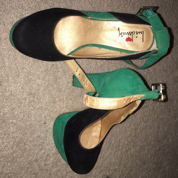 Shoe - Picture 2 of 5